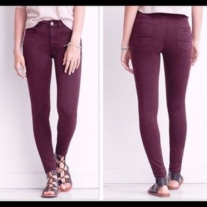 American Eagle Wine Hi-Rise Jegging